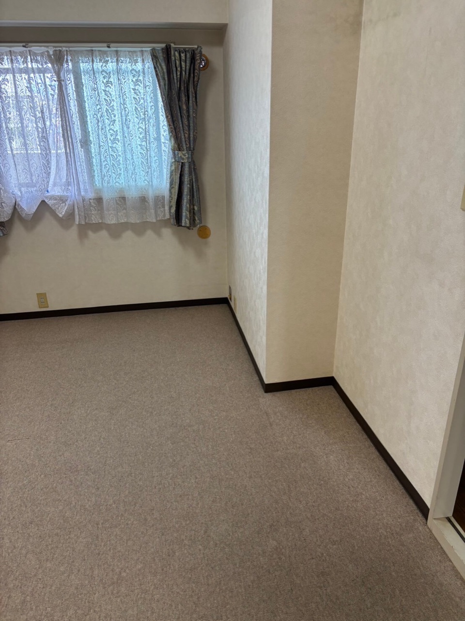 豊中市で家具一式の遺品整理！ご実家の売却準備を遠方のご家族に代わって対応